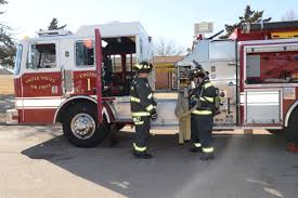 firetruck image link to take visitor to fire department information